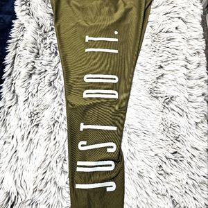 Nike Graphic high waisted leggings size XL